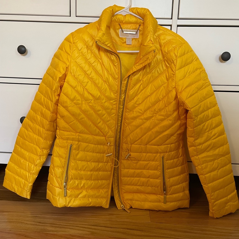 Michael Kors woman yellow down coat Size S